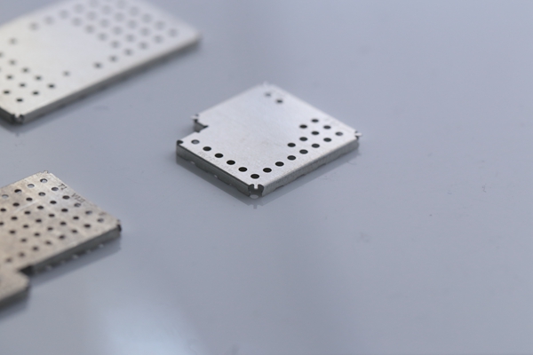 【洋白銅】屏蔽罩的原理、主要元件組成、材料組成、特點應(yīng)用